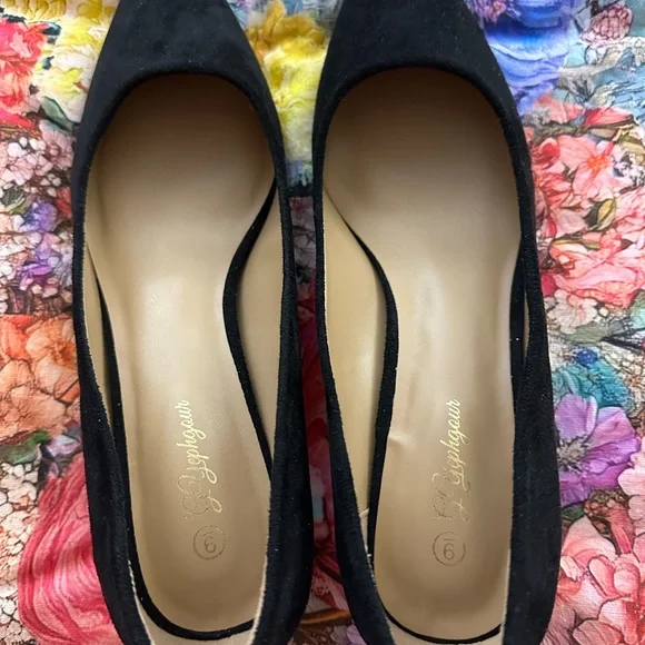 NWT Black Suede Women's Shoes - Picture 6 of 9